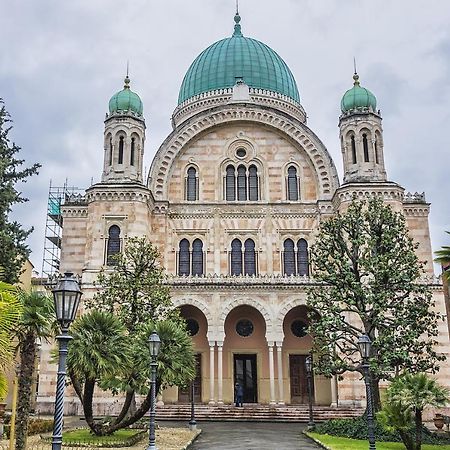 Historic Center Palace - Huge 4 Bedrooms Santa Croce Apartment - By LikehomeФлоренція Екстер'єр фото
