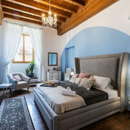 Historic Center Palace - Huge 4 Bedrooms Santa Croce Apartment - By LikehomeФлоренція Екстер'єр фото