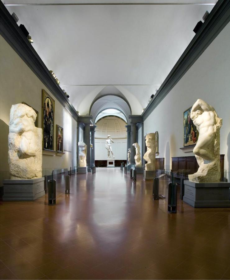 Historic Center Palace - Huge 4 Bedrooms Santa Croce Apartment - By LikehomeФлоренція Екстер'єр фото