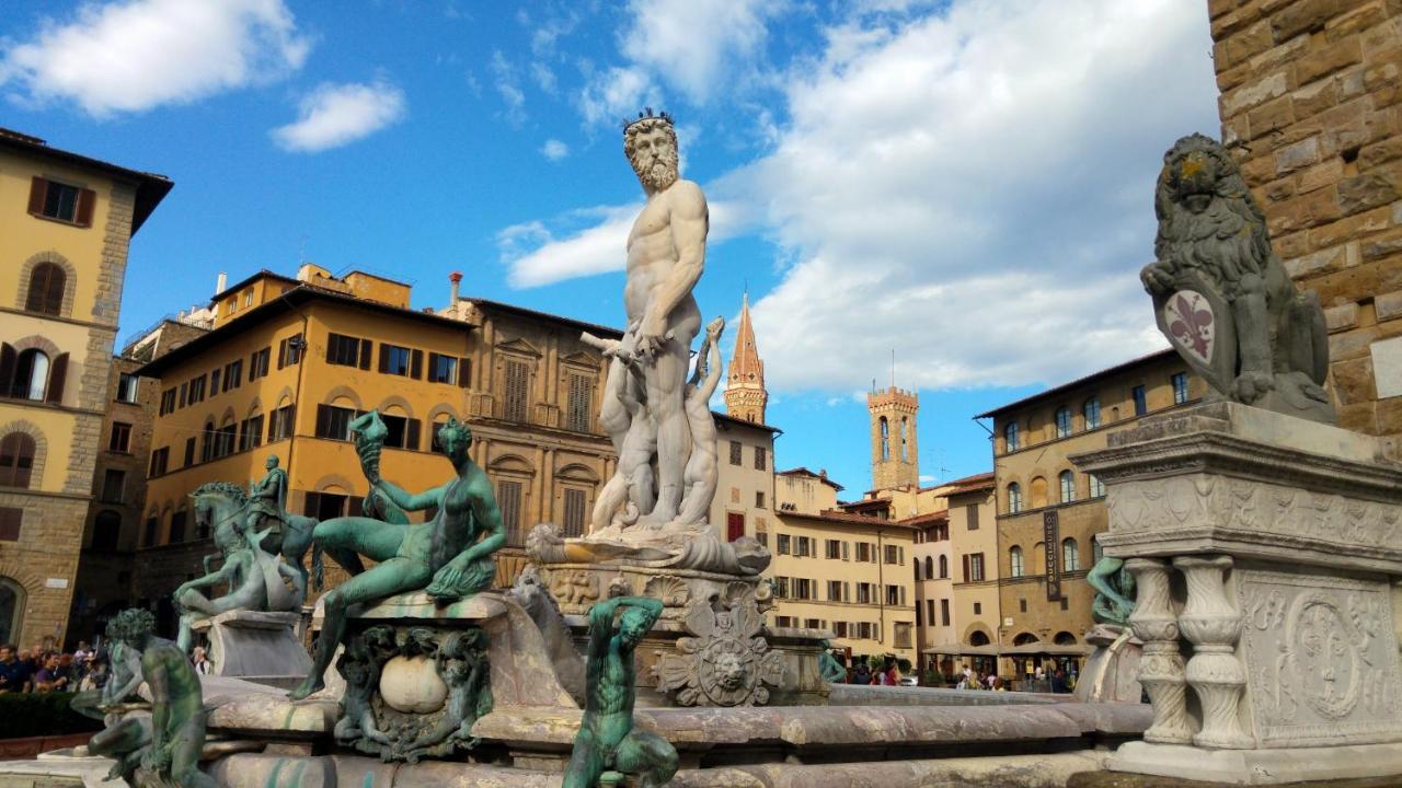 Historic Center Palace - Huge 4 Bedrooms Santa Croce Apartment - By LikehomeФлоренція Екстер'єр фото