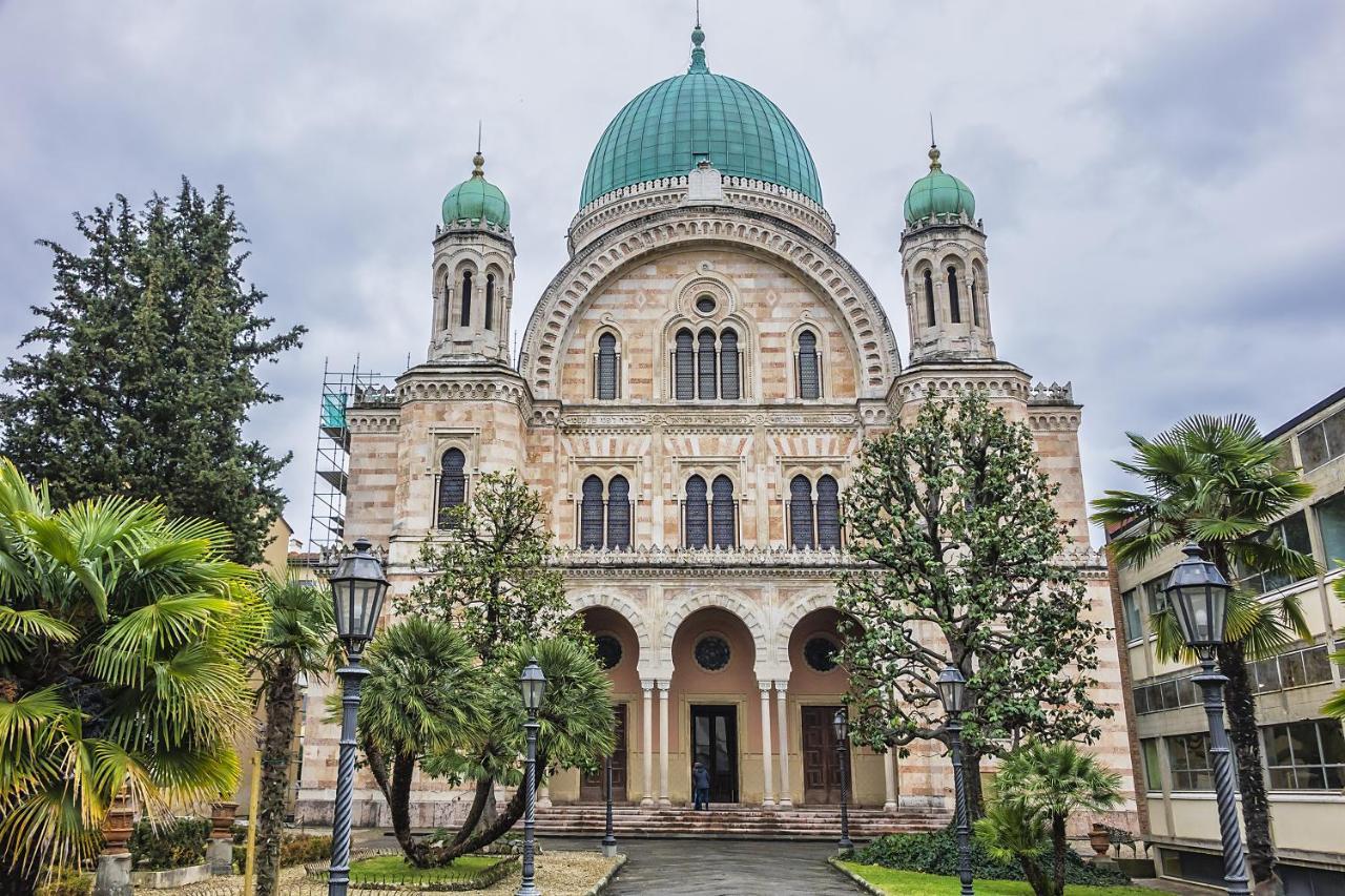 Historic Center Palace - Huge 4 Bedrooms Santa Croce Apartment - By LikehomeФлоренція Екстер'єр фото
